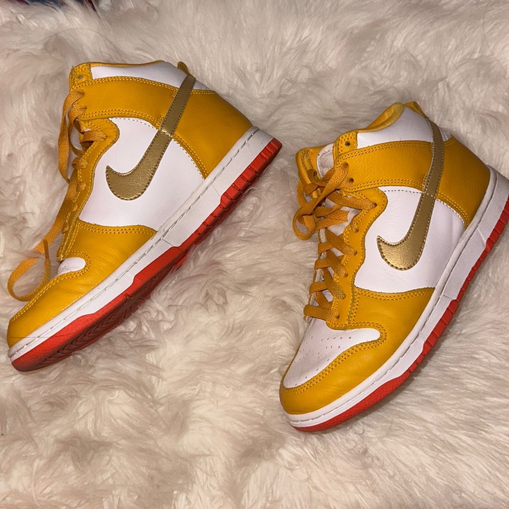NIKE HIGH TOP DUNKS
